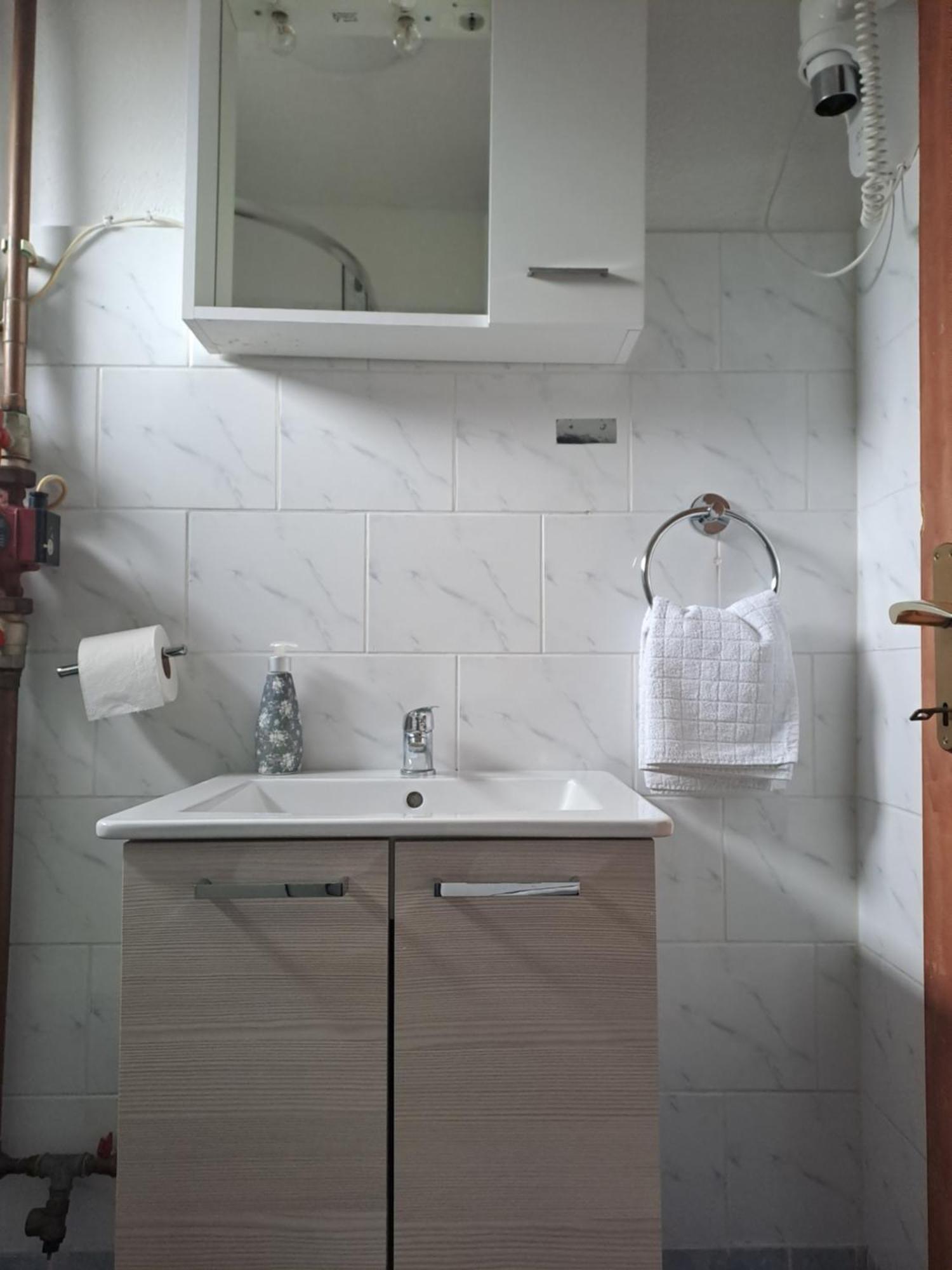 Guesthouse Andrea Poljanak Ngoại thất bức ảnh